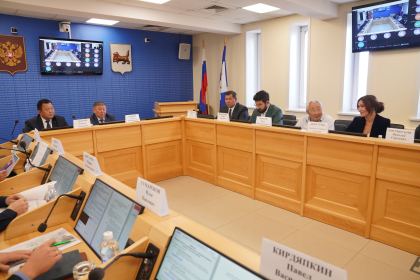 Военнослужащим и семьям погибших участников СВО предложено выделять земельные участки в Иркутской области